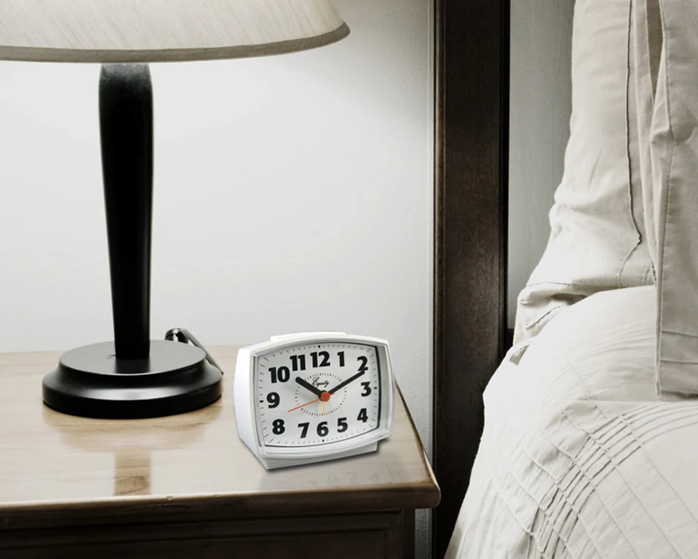 33100 Electric Analog Alarm Clock - Image 5