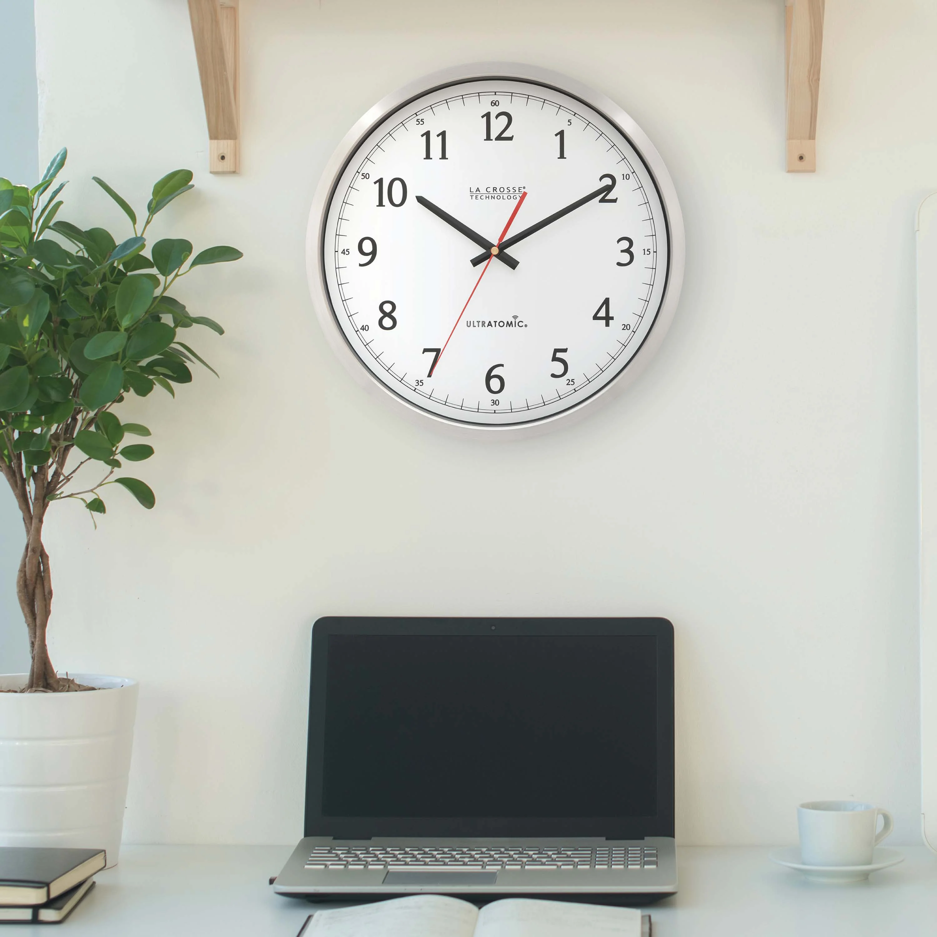 404-1235UA-PL 14-inch UltrAtomic - Analog Wall Clock - Image 4