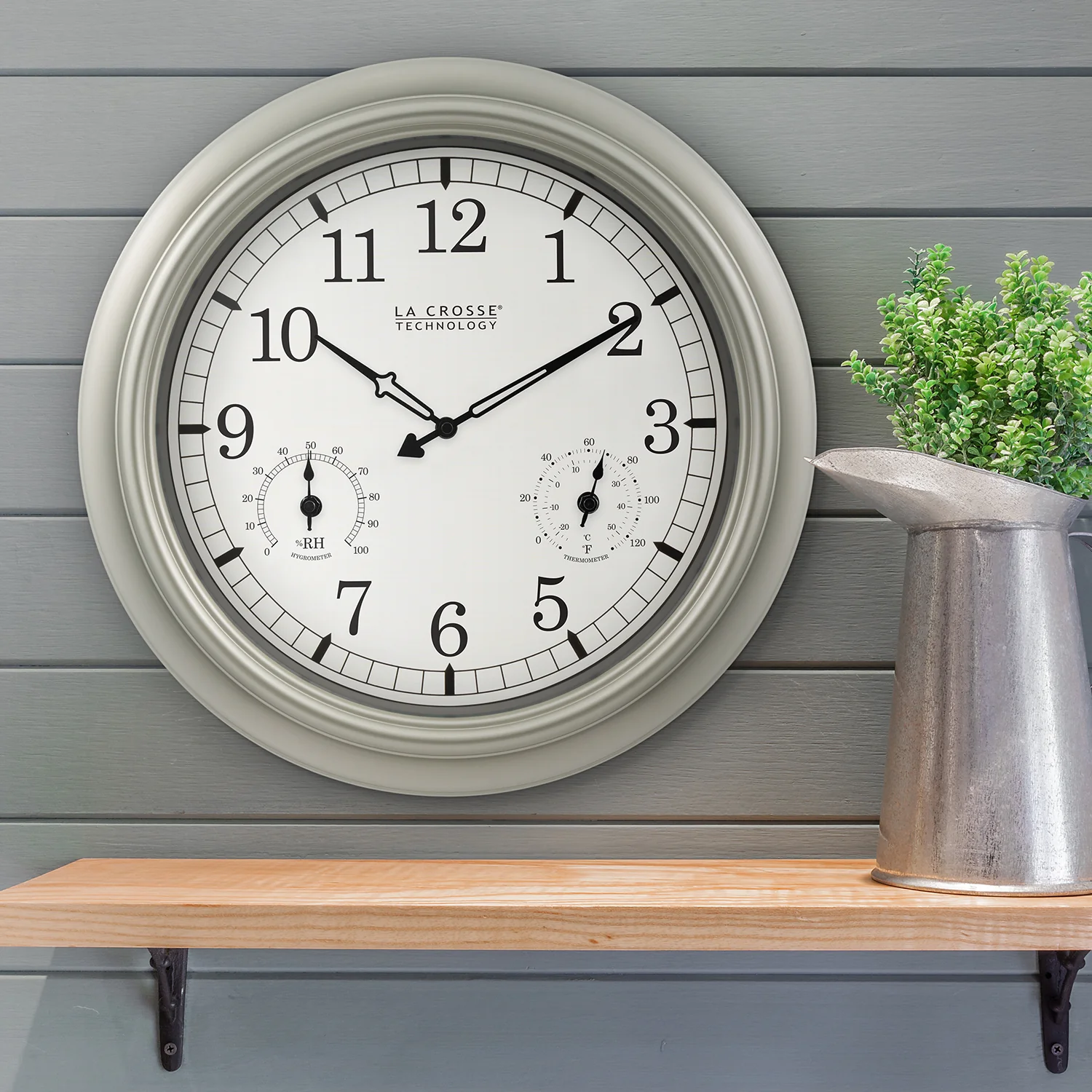 WT-3181PL-Q 18-inch Indoor/Outdoor Wall Clock - Image 4